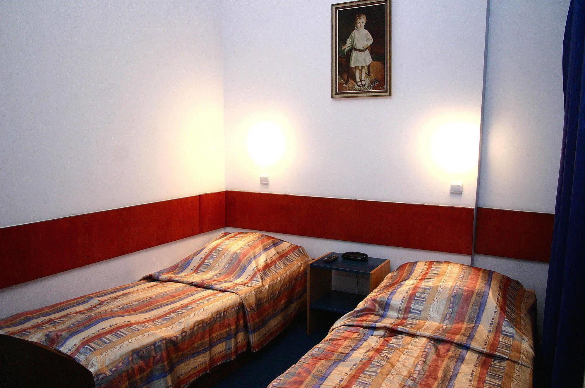 Hotel Start Krasków Eksteriør bilde