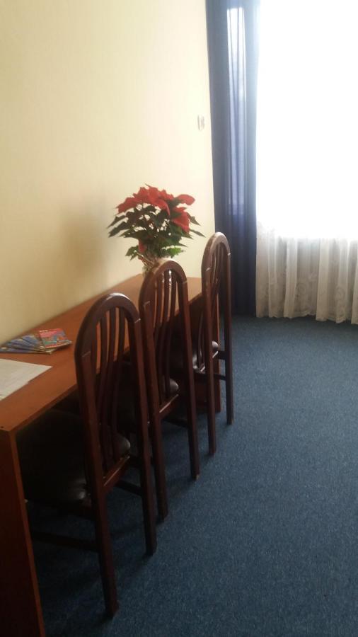 Hotel Start Krasków Eksteriør bilde